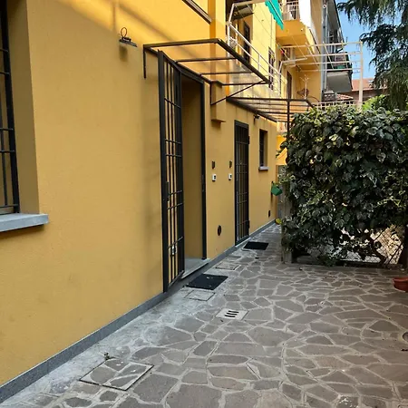 Casa Francia Emilia Levante Pensión