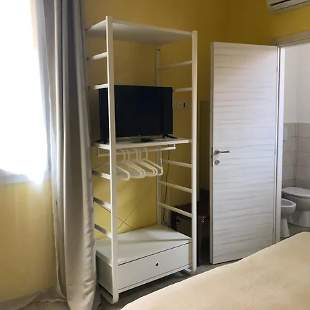 ゲストハウス Casa Francia Emilia Levante 3*