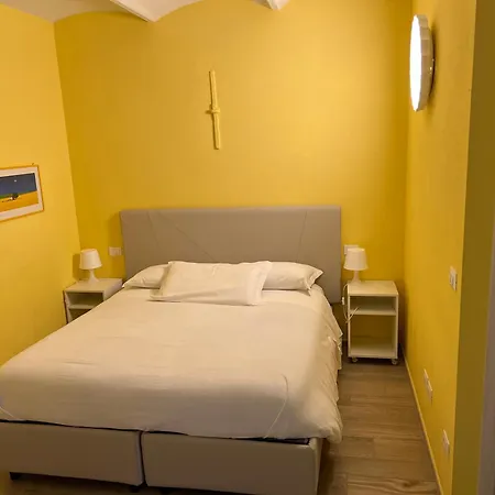 Casa Francia Emilia Levante ゲストハウス